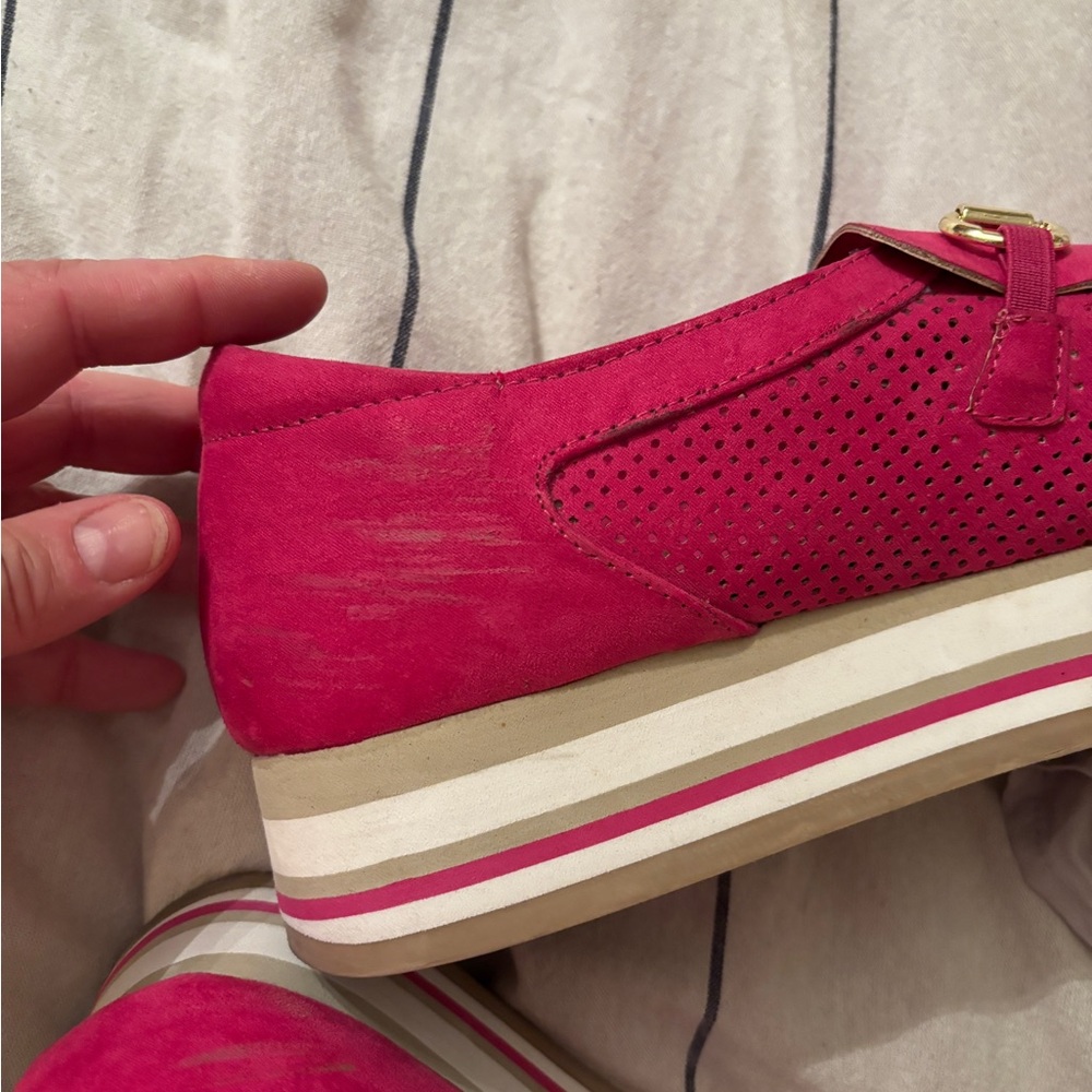 Elegant pink Loafers with Gold Accent - Picture 8 of 10